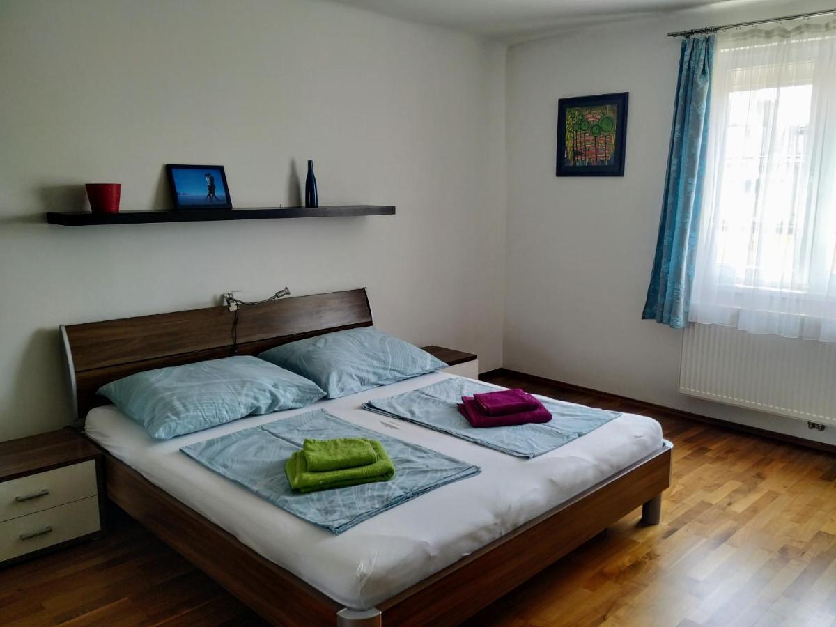 Family-Friendly Flat With Balcony Apartment Wina Bagian luar foto